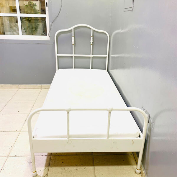Pre-Owned White Metal Single Bed with Mattress - used furniture UAE