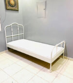 Pre-Owned White Metal Single Bed with Mattress — Used Kids & Guest Room Furniture - Image 2